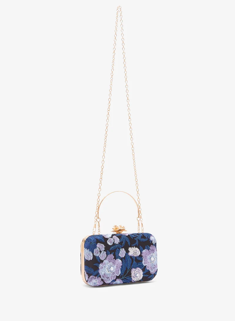 خزانة Woven Floral Print With Gold Accent Statement Clutch